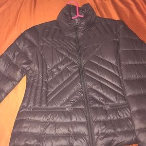 Bernardo Light Weight Jacket w/ Carry Bag